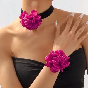 Floral Choker Necklace and Bracelet Set